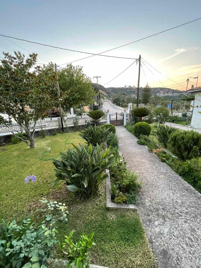 Apricus Apartments Apolpaina Eksteriør bilde
